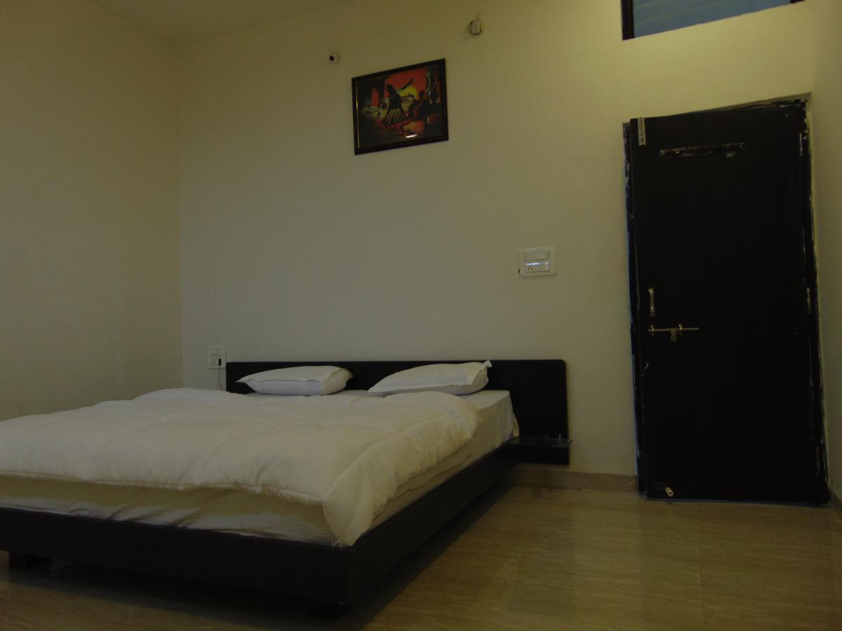 Hotel Kalajanki Ujjain Exterior photo